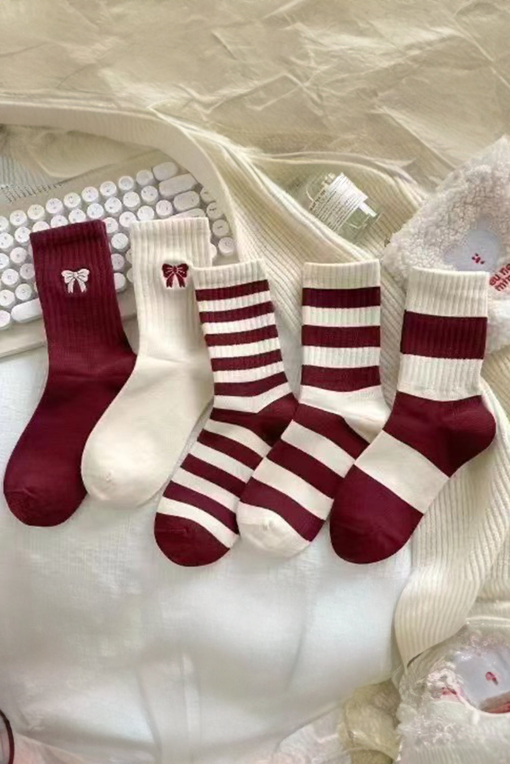 Embroidered bowknot socks - one size